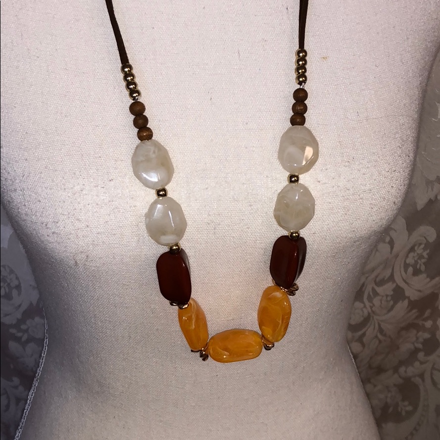 New Direction Necklace 28$